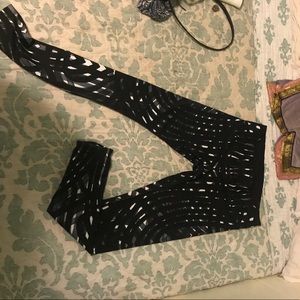 NEW lululemon black and white leggings