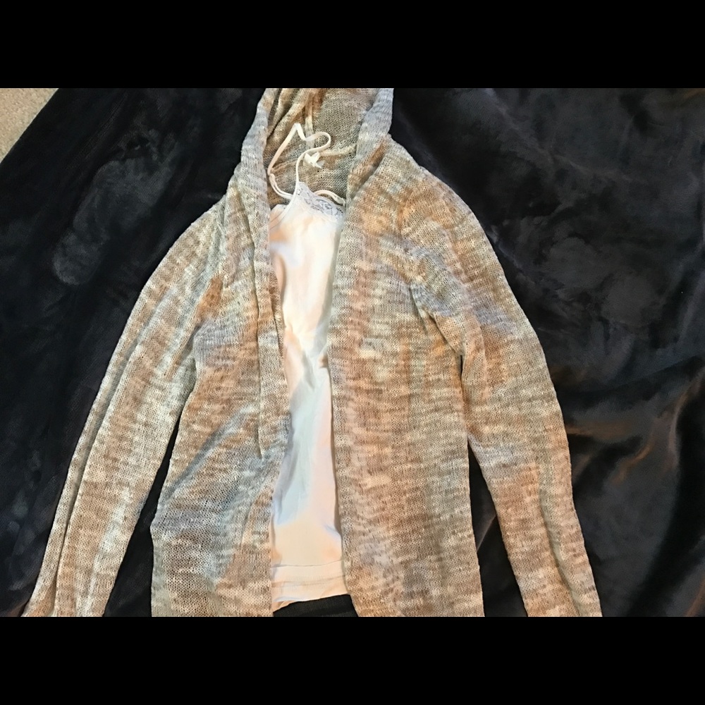 Juniors beige cardigan