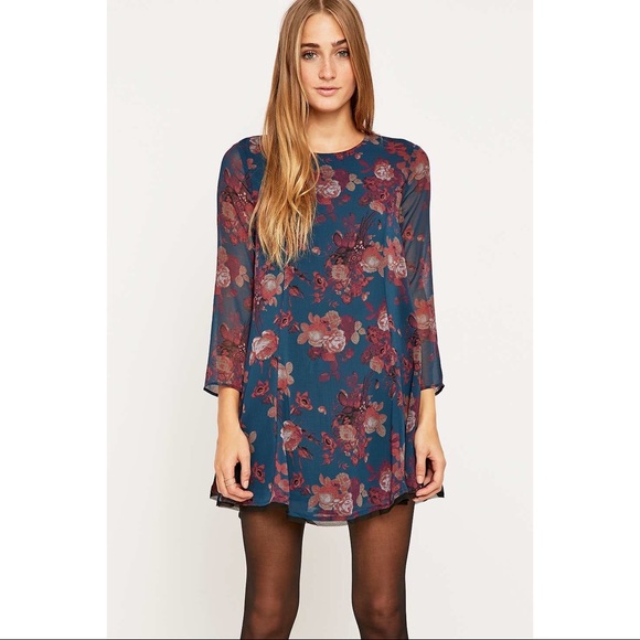 Kimchi Blue Dresses & Skirts - NWT kimchi blue floral print cinderdrea dress