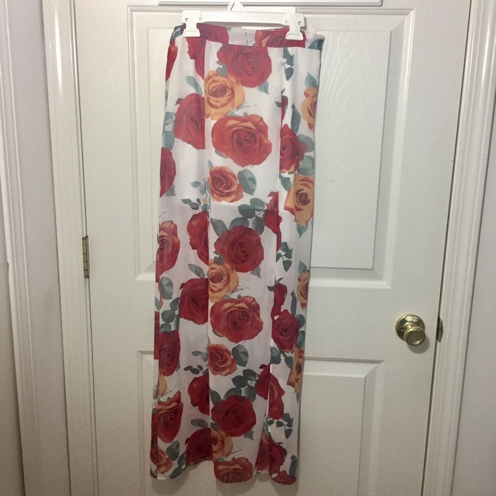 NWOT Forever 21 Floral Maxi Skirt with two slits