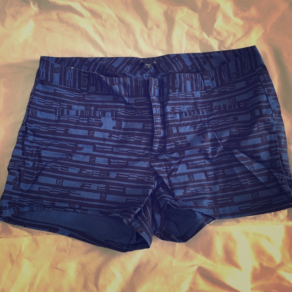 Gap Aztec printed shorts