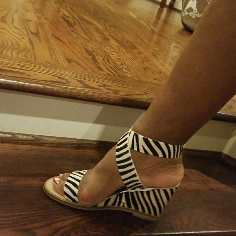 👠Zebra leather sandles