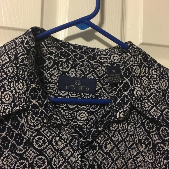 πHPπEnro short sleeve button-down - Picture 2 of 3