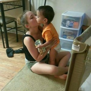 Meet your Posher, Caitlin