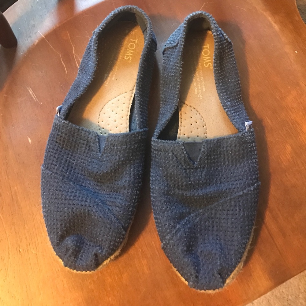 Toms Shoes