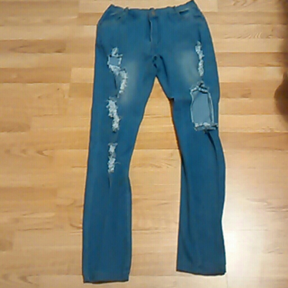 Destroyed jeans