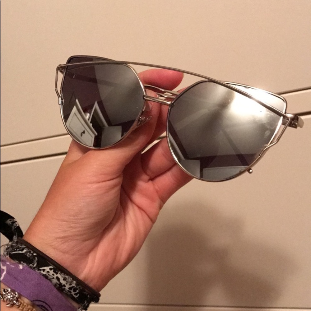 Sunglasses (never worn)