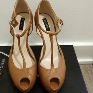 T-Strap peep toe Escada tan heels