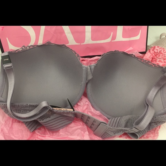 Victoria's Secret Very Sexy Push-up 36DD - Picture 2 of 6