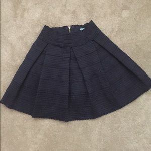 Navy pleated bandage skirt
