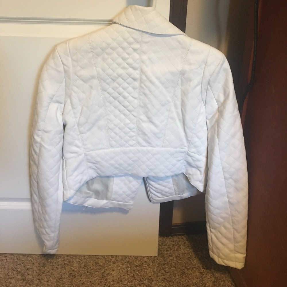 White jacket - Picture 2 of 2