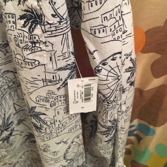 Old Navy Boardwalk Print Button-Down Shirt Size M - Picture 2 of 5