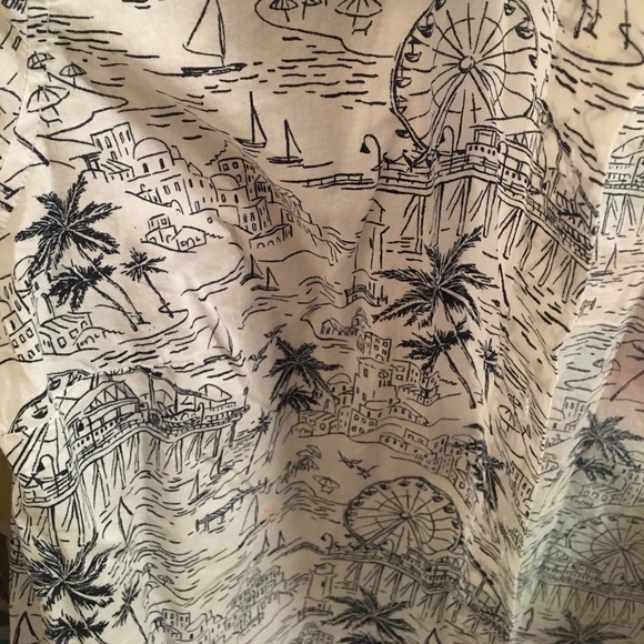 Old Navy Boardwalk Print Button-Down Shirt Size M - Picture 3 of 5