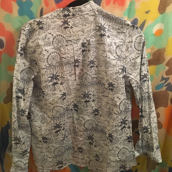 Old Navy Boardwalk Print Button-Down Shirt Size M - Picture 5 of 5