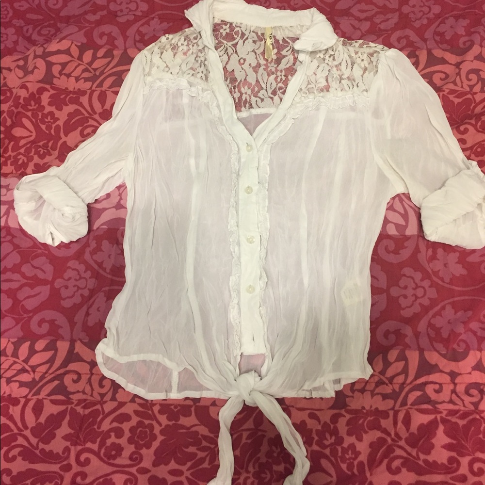 White spring blouse 👚