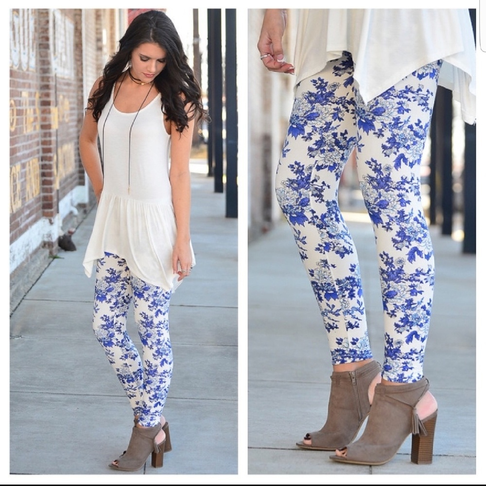 🎉HP🎉Floral Print Leggings!!