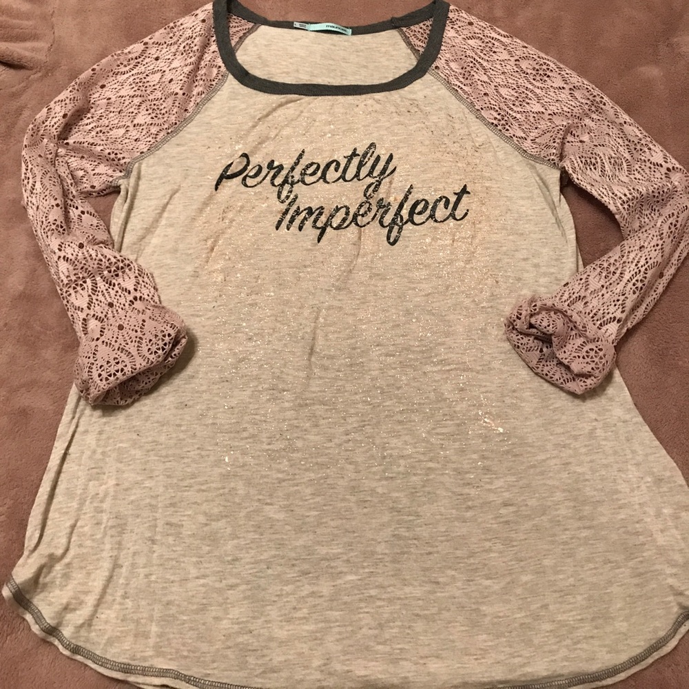 Maurices graphic T! Like new!!