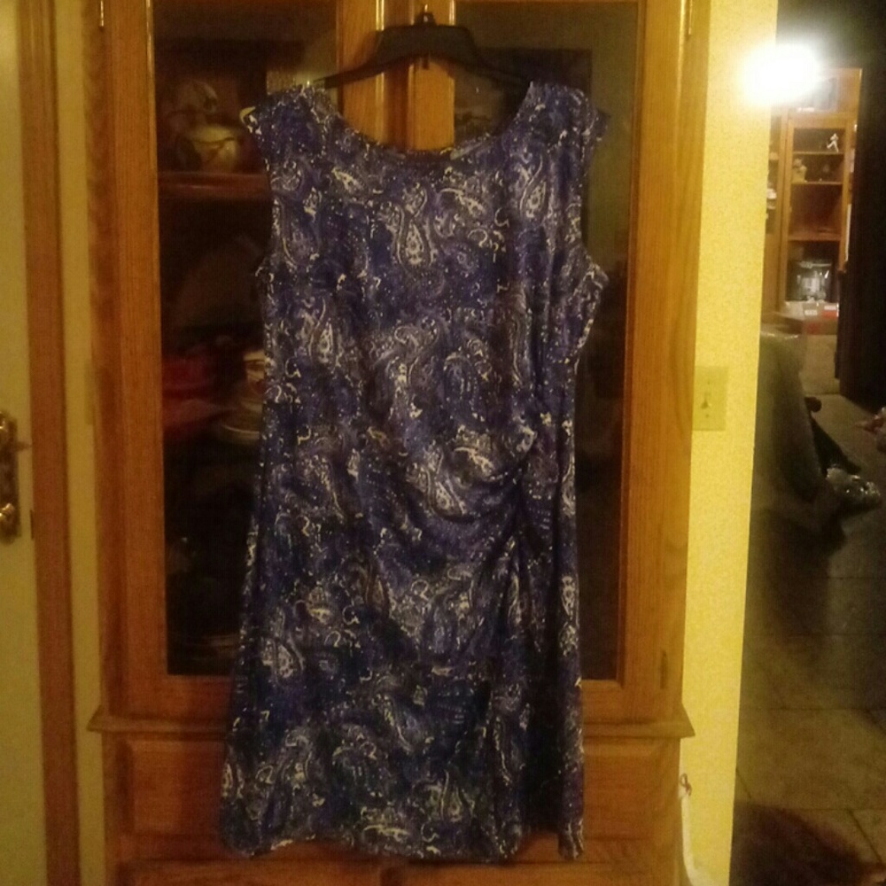 Dana Buchman paisley print knit dress