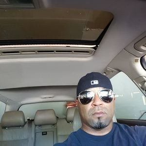 Meet your Posher, Derrick