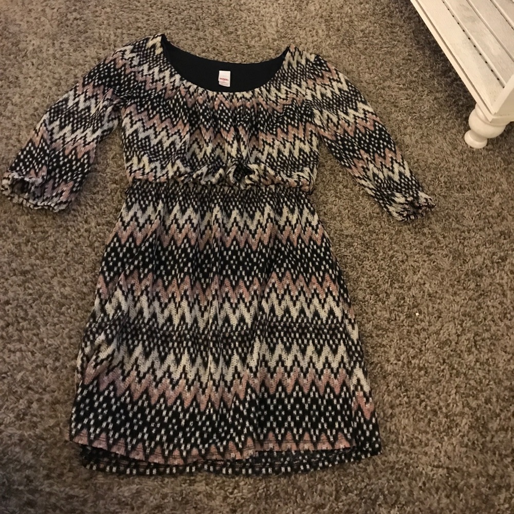 Mid sleeve dress