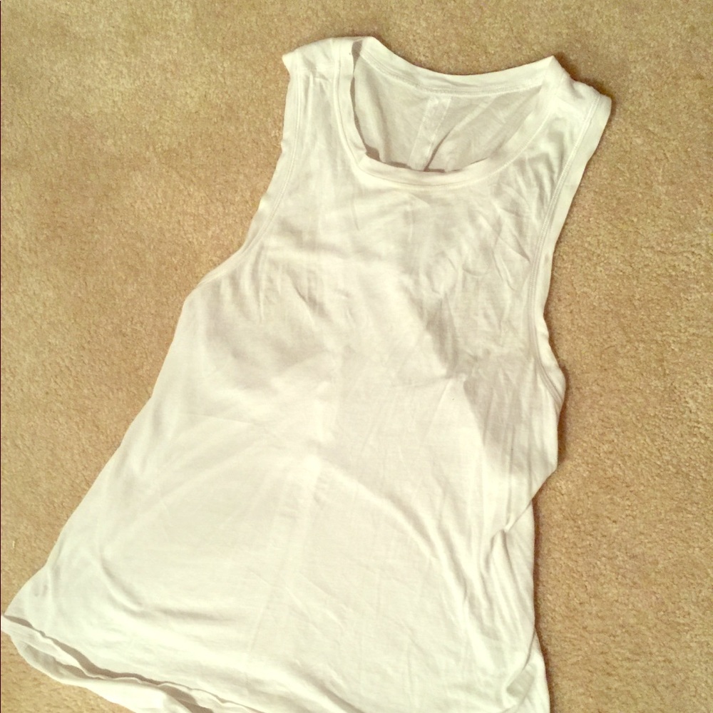 Lululemon tank.