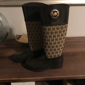 Brand new! Never worn Micheal Korea rain boots!