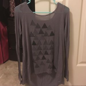 Long sleeve graphic tee!