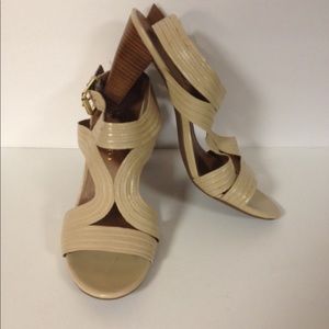 Franco Sarto nude pumps heels shoes