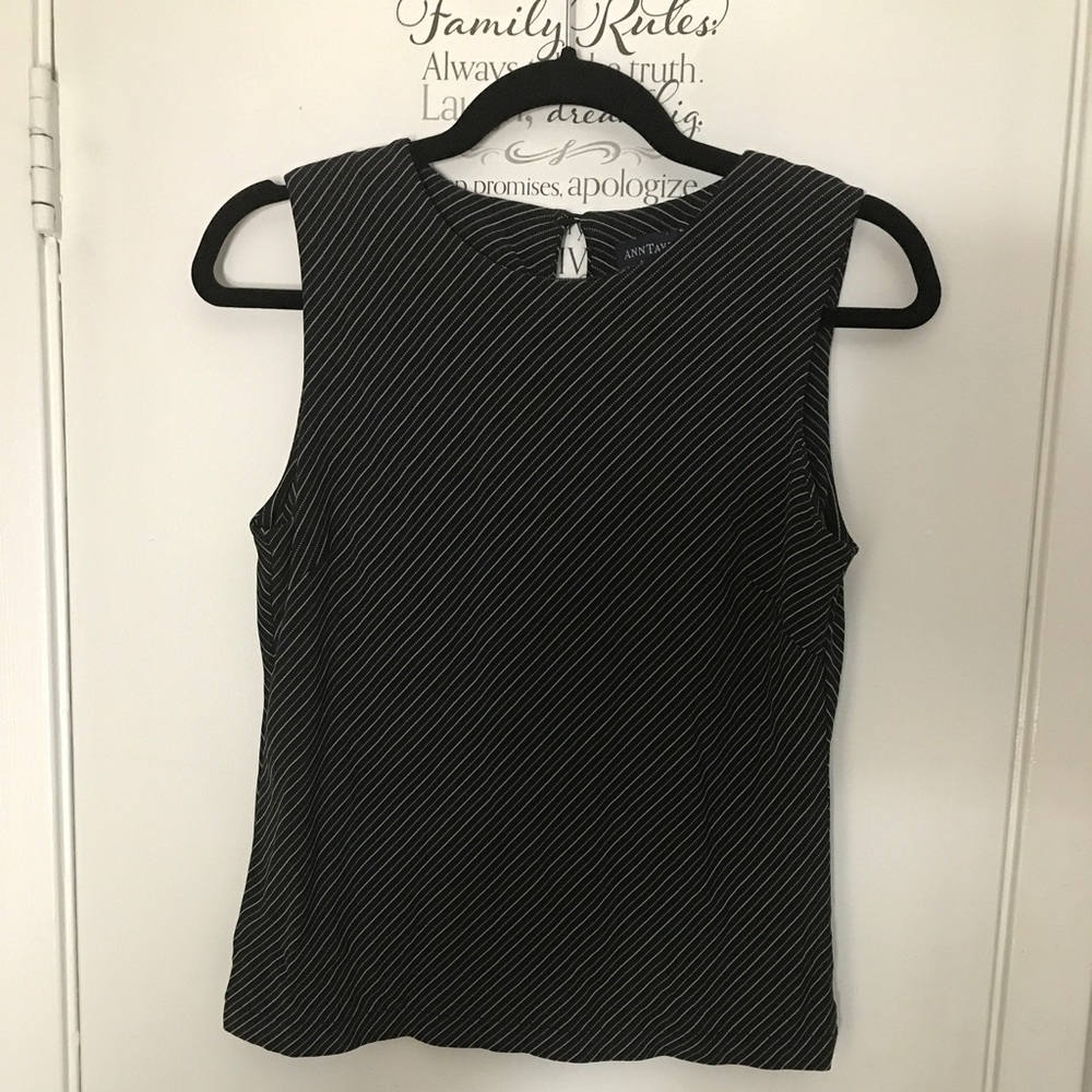 Anne Taylor Sleeveless Top - Medium