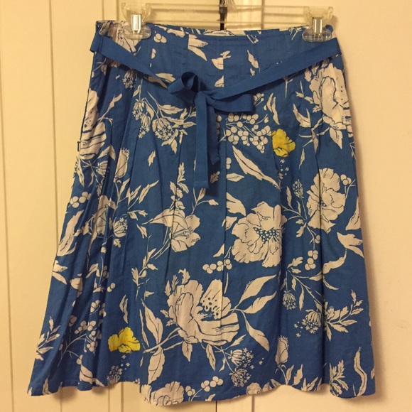 Old Navy floral knee length skirt size 6 - Picture 3 of 8
