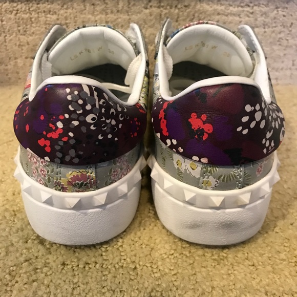 Valentino sneaker size 6. 100% authentic. - Picture 3 of 6