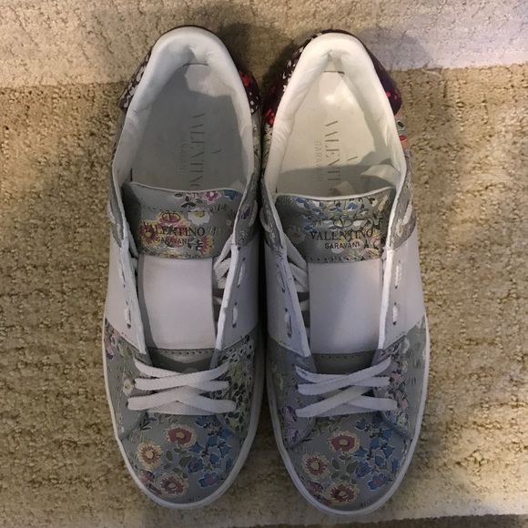 Valentino sneaker size 6. 100% authentic. - Picture 5 of 6