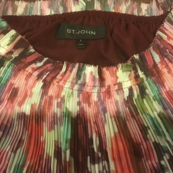 St. John Pleated Top - Picture 3 of 7