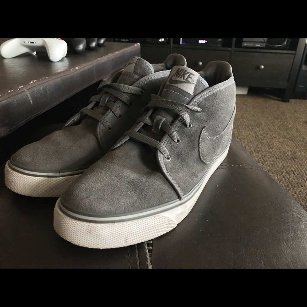 Nike Sportsware size 10
