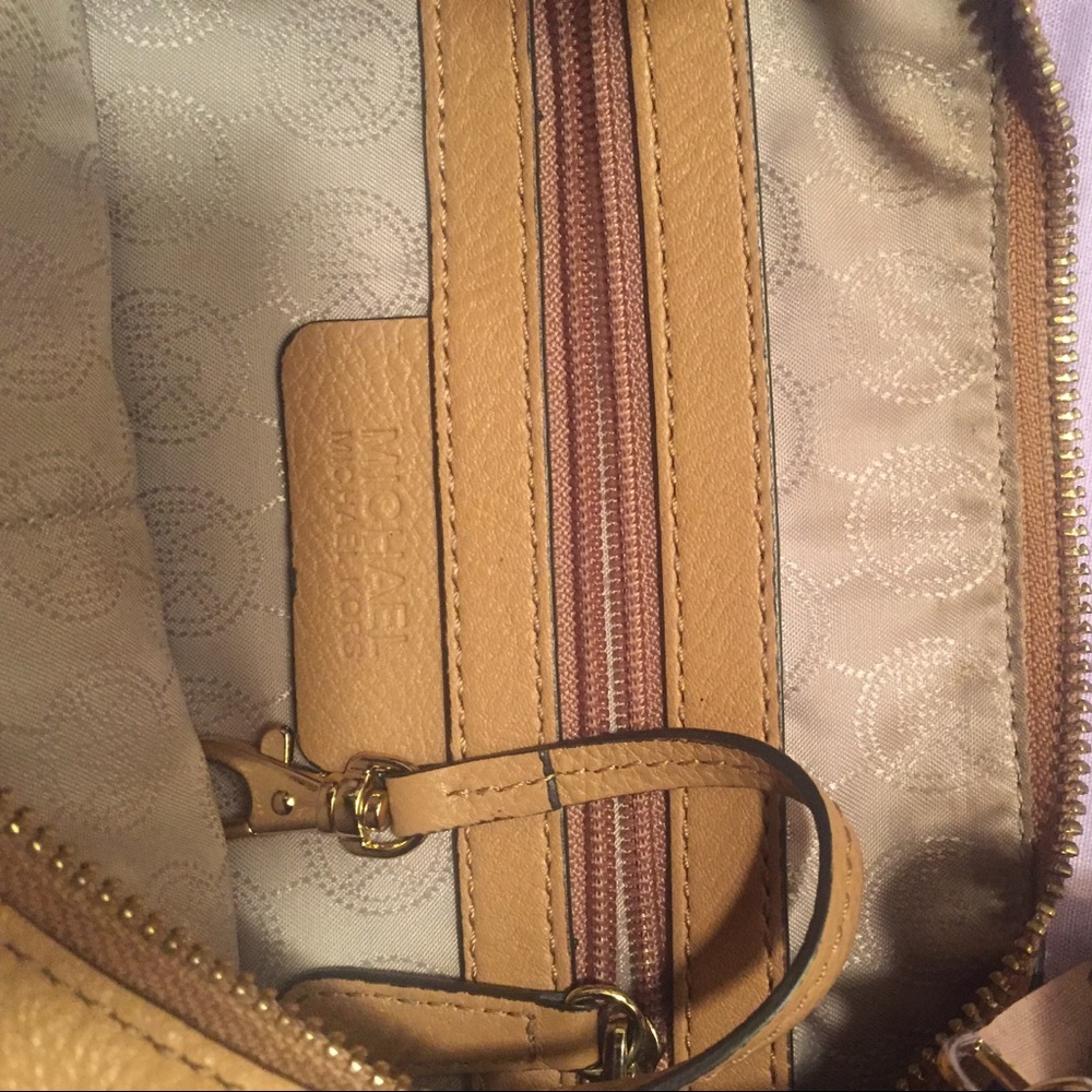 Authentic Michael Kors long strap Hobo bag - Picture 4 of 8