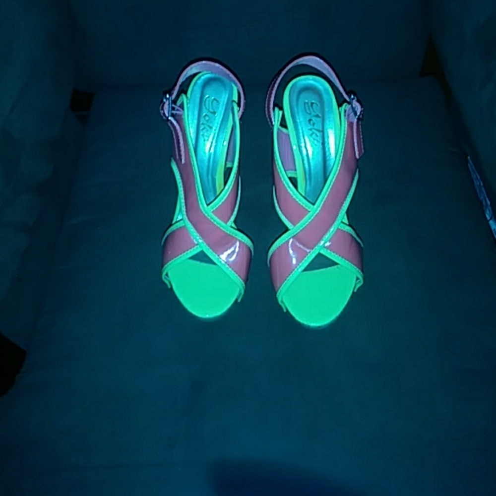 Super cute wedge heels