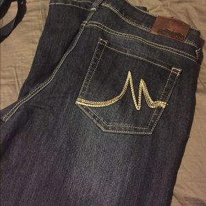 New Maurice's jeans 11/12 short
