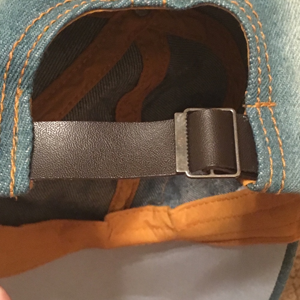 Baseball cap - Picture 3 of 3