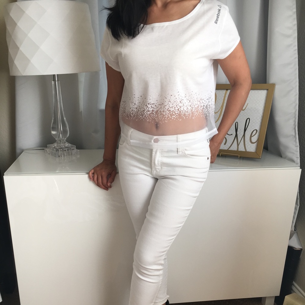 NWT White Redbox cover up or work out gear.