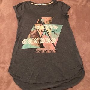 Maurices graphic T