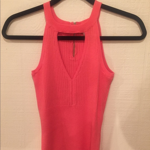 Halter top - Picture 1 of 6