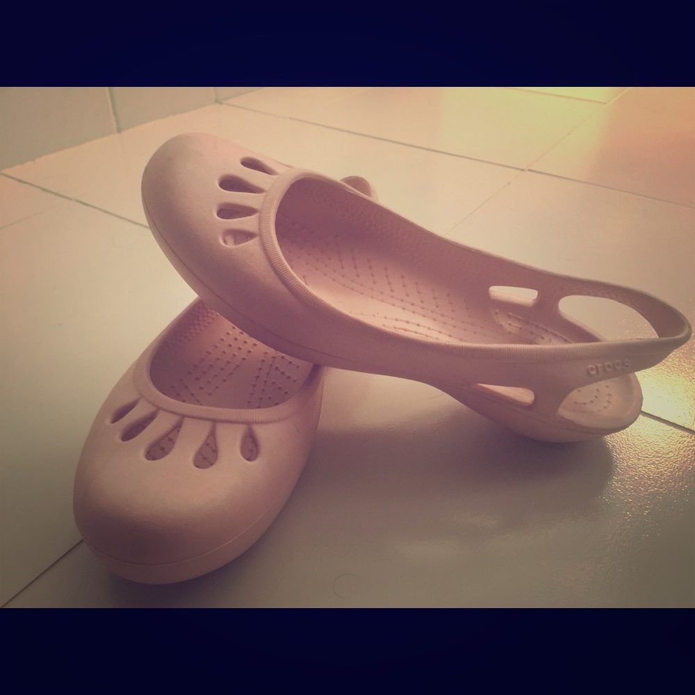 Light pink Mary Jane Croc's 8M