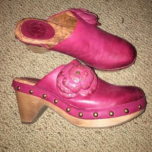 Lucky Brand Maroon clogs