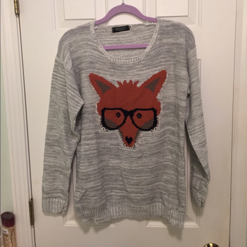 FINAL PRICE DROP- Final 7 days!Gray fox sweater.