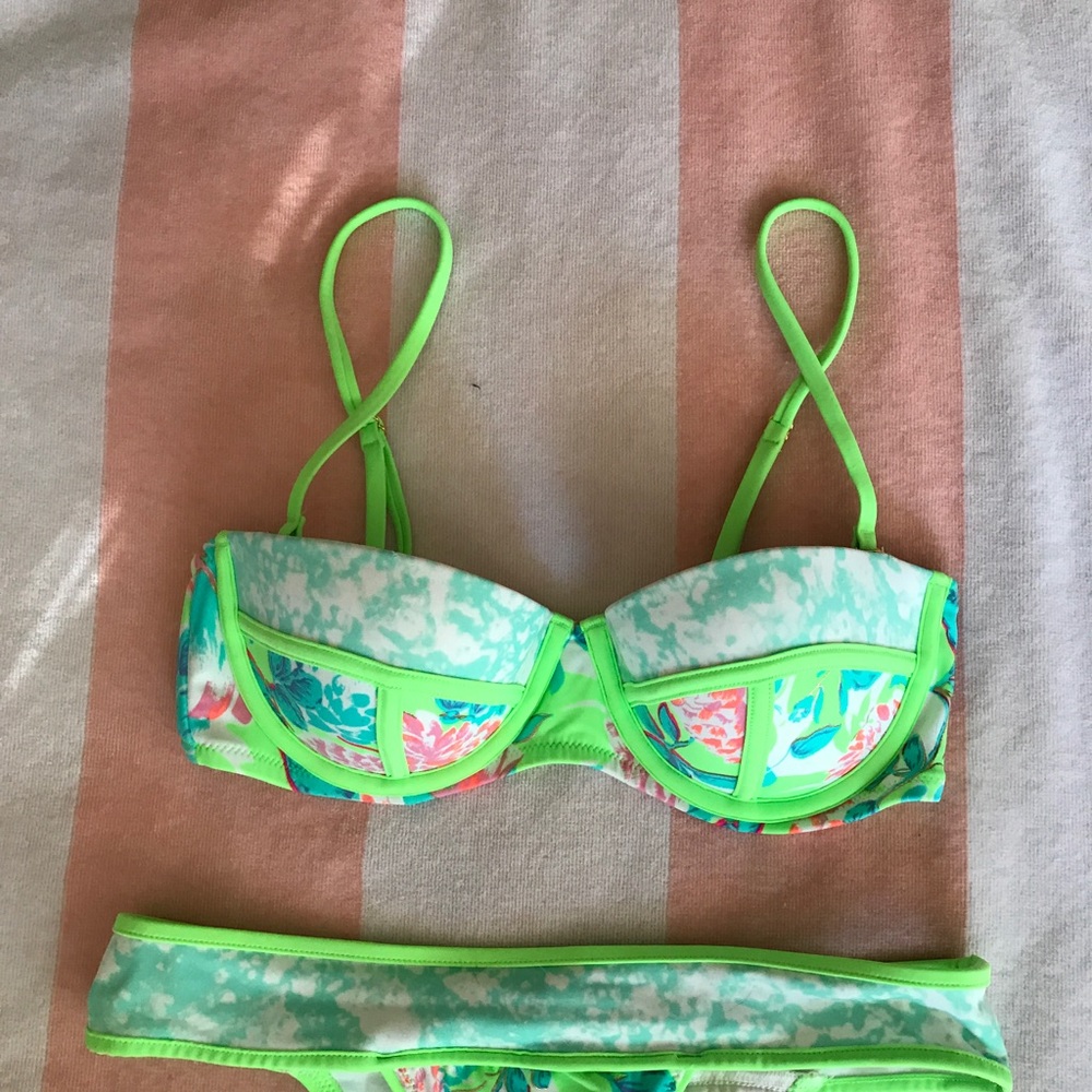 Victoria's Secret Bathing Suit Top