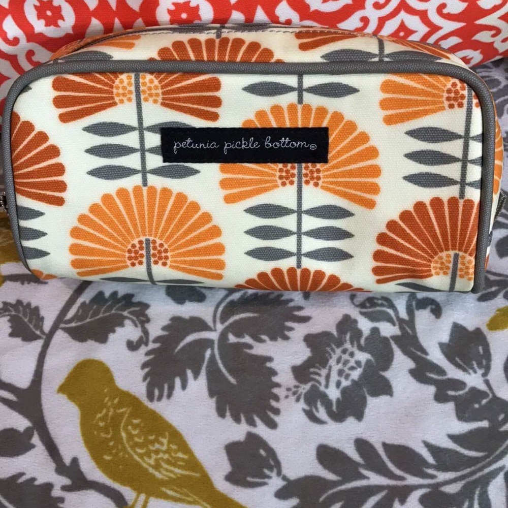 Petunia Pickle Bottom Powder Case - Glazed