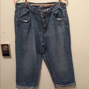 DKNY size 14 capris.