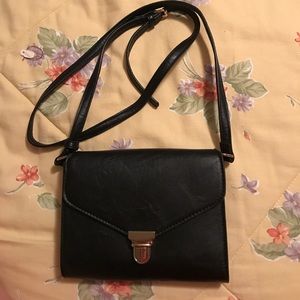 Black cross body bag!