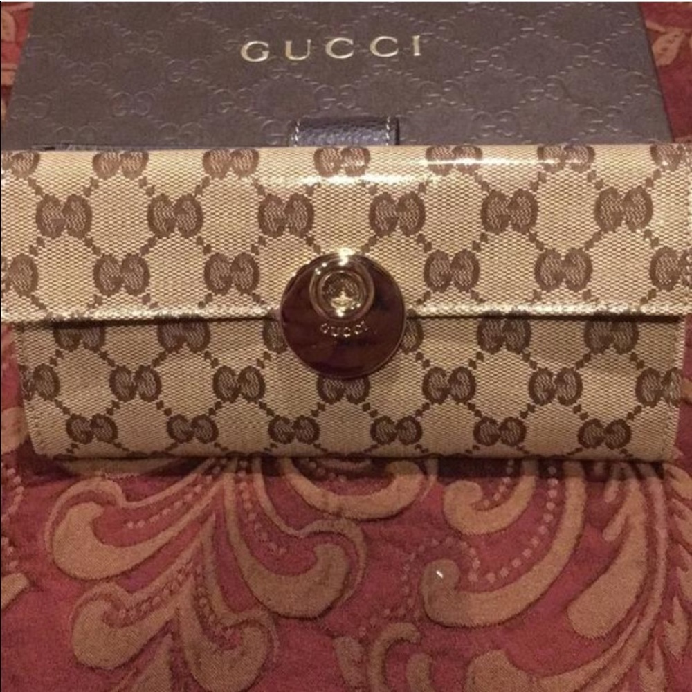 Gucci wallet