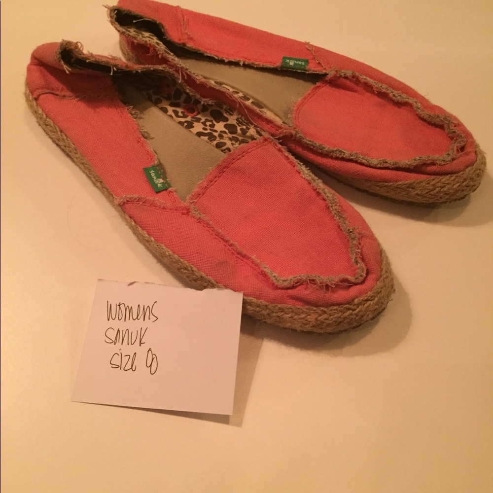 Sanuks